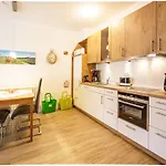 Komfortplus Appartement mit 1 Schlafzimmer und Balkon im Obergeschoss 253
